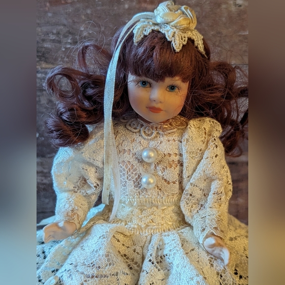 Vintage Porcelain Doll With Brown Curly Long Hair and Blue Eyes - Picture 3 of 12